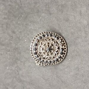 Black rhinestone circular stretch ring